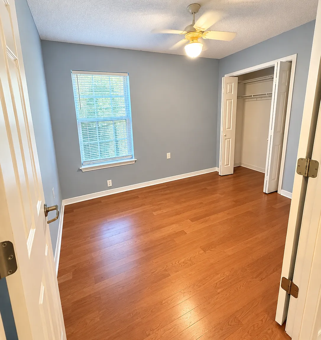 3 bed, 2.0 bath, 1352 sqft, $1,830 — Photo 3
