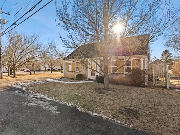 2 Mill St, Wareham, MA 02571