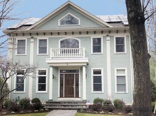 9 Crown Ridge Rd, Wellesley, MA 02482