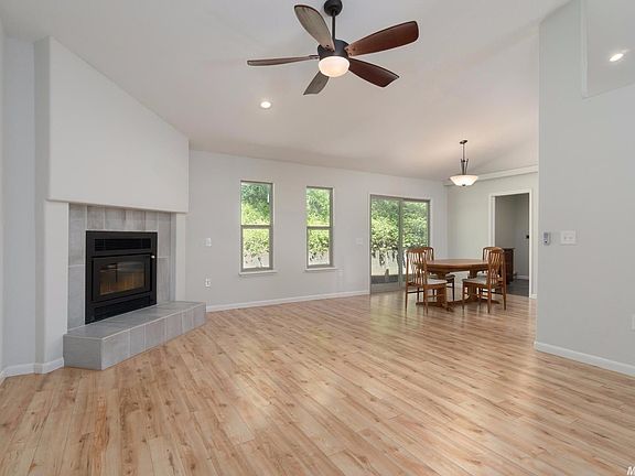 3rd image of 3309 Fairway Dr