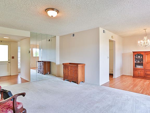 5th image of 3484 Deerlane Dr