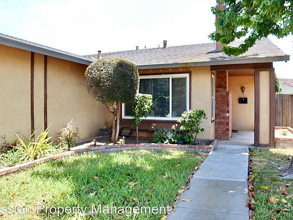 2nd image of 4451 Queen Anne Dr