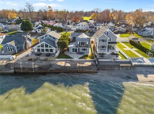 3376 Edgemere Dr, Rochester, NY 14612