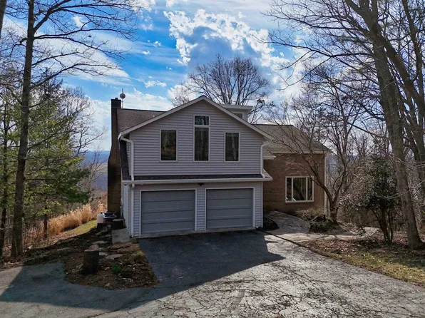 4215 Oakwood Ct, Radford, VA 24141