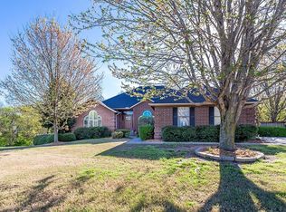 2042 N Buckley Dr, Fayetteville, AR 72701