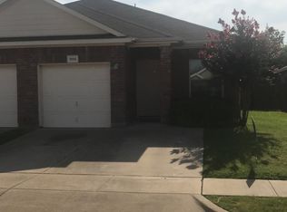 906 Walnut St, Burleson, TX 76028