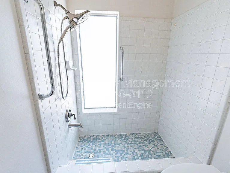 110 W Seldon Ln — Photo 30