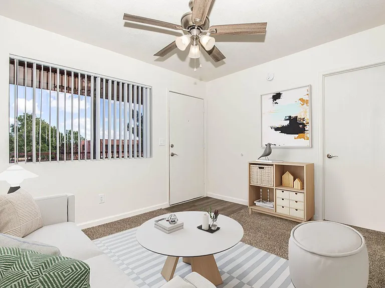 Garden Plaza Apartments — Photo 47