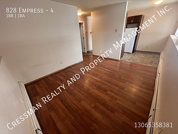 2nd image of 828 Empress St #4
