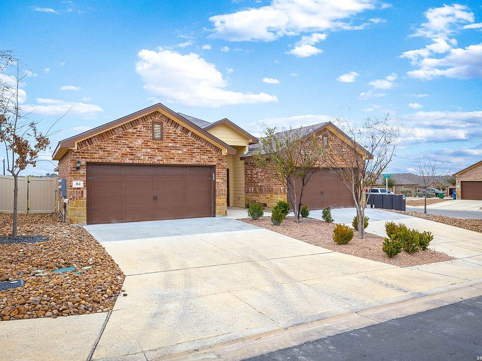 1st image of 310 /312 Emma Drive