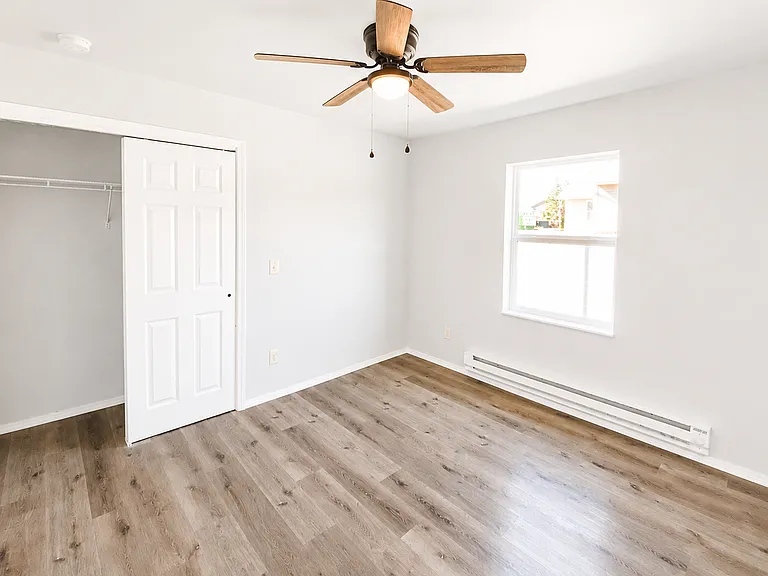 2489 Chestnut Dr — Photo 13