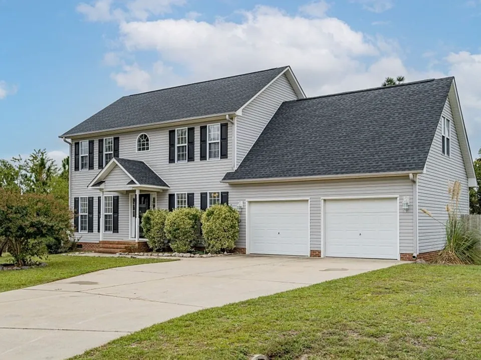 110 Dover Ct E