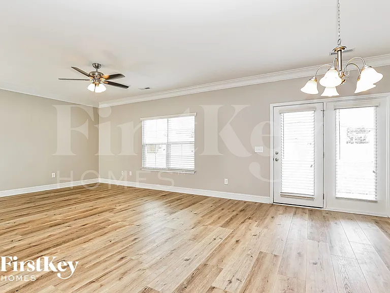 7 Cloverfield Ct — Photo 4