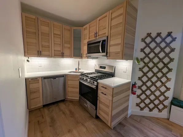 3081 54th St APT 2H, Woodside, NY 11377