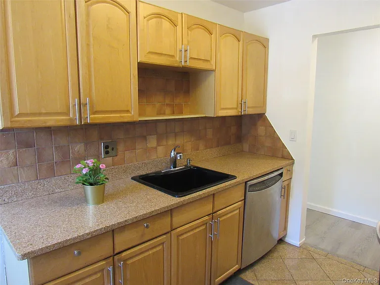 7 N James St #I — Photo 7