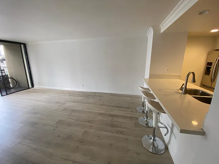 600 W 9th St #1103 — Photo 11