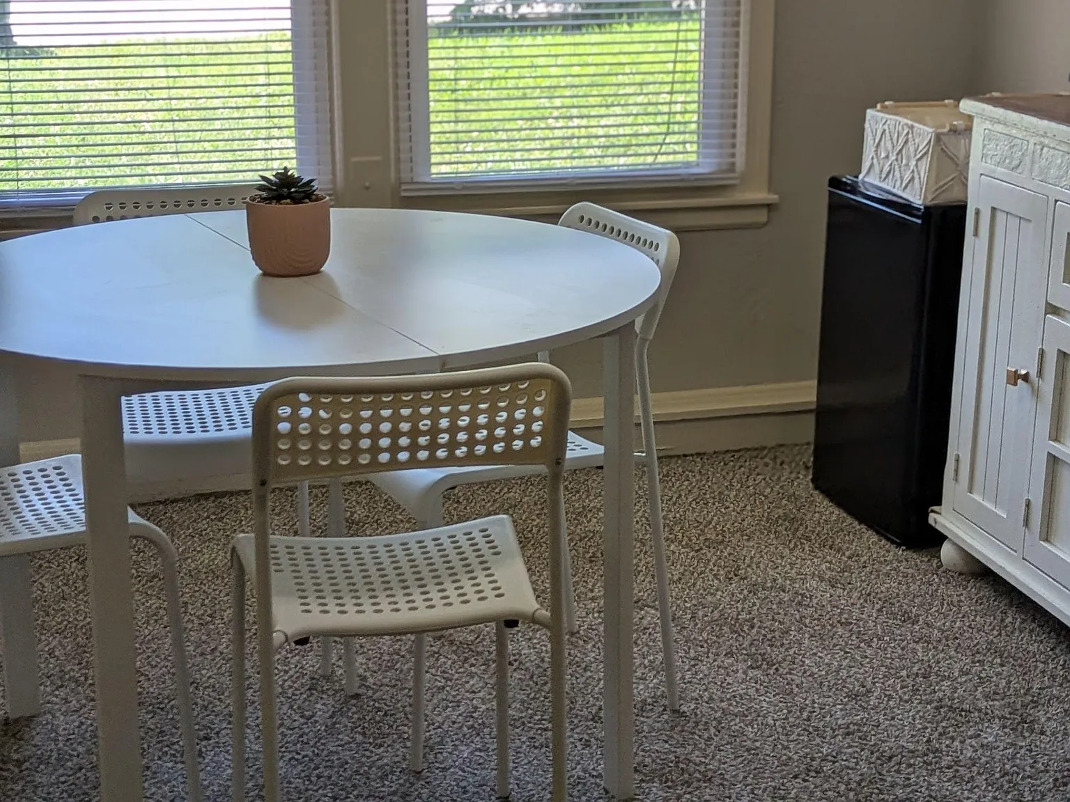 4 bed, 3.0 bath, 1460 sqft, $1,139 — Photo 2