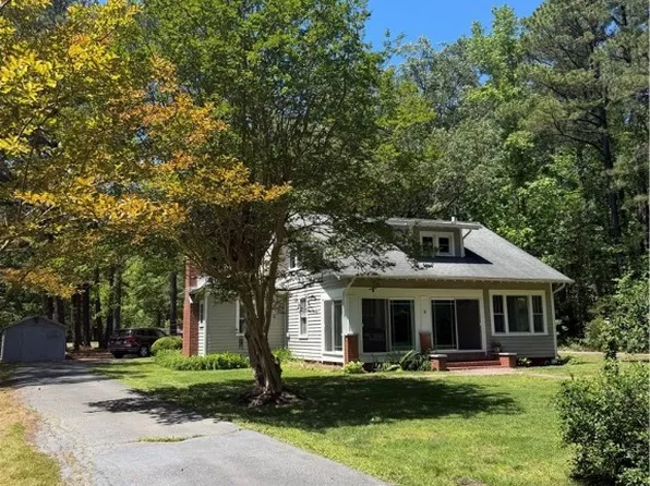 554 Knight Wood Rd, Diggs, VA 23045