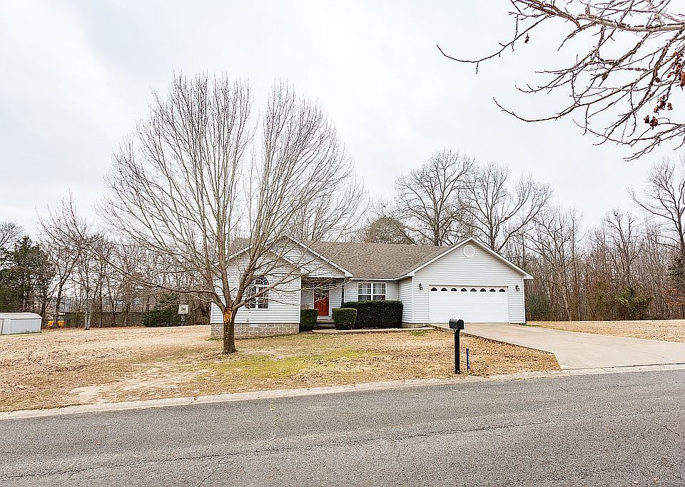 1st image of 103 Walnut Heights Dr