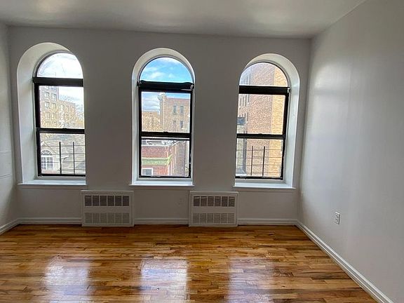 4th image of 584 E 167th St APT 4B