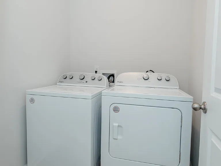 206 Mica Ct — Photo 16