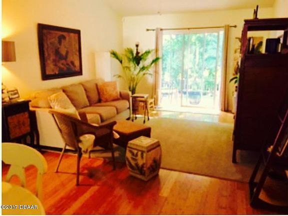 2nd image of 3018 Oak Hammock Dr