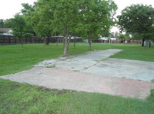 1743 E Woods Dr, Kemp, TX 75143