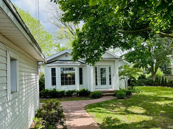 2143 Boulevard St, Rochester, IN 46975