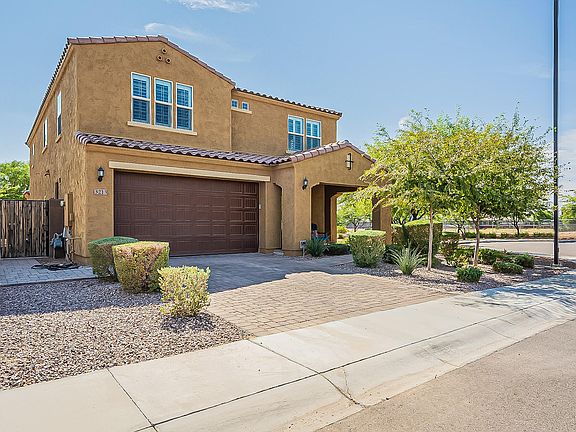2nd image of 3213 E Lantana Pl