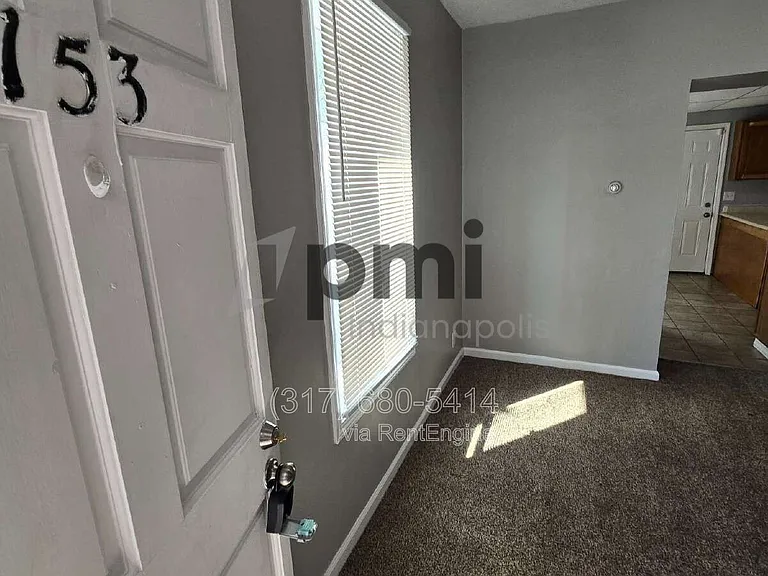 153 S Cypress Ave — Photo 7
