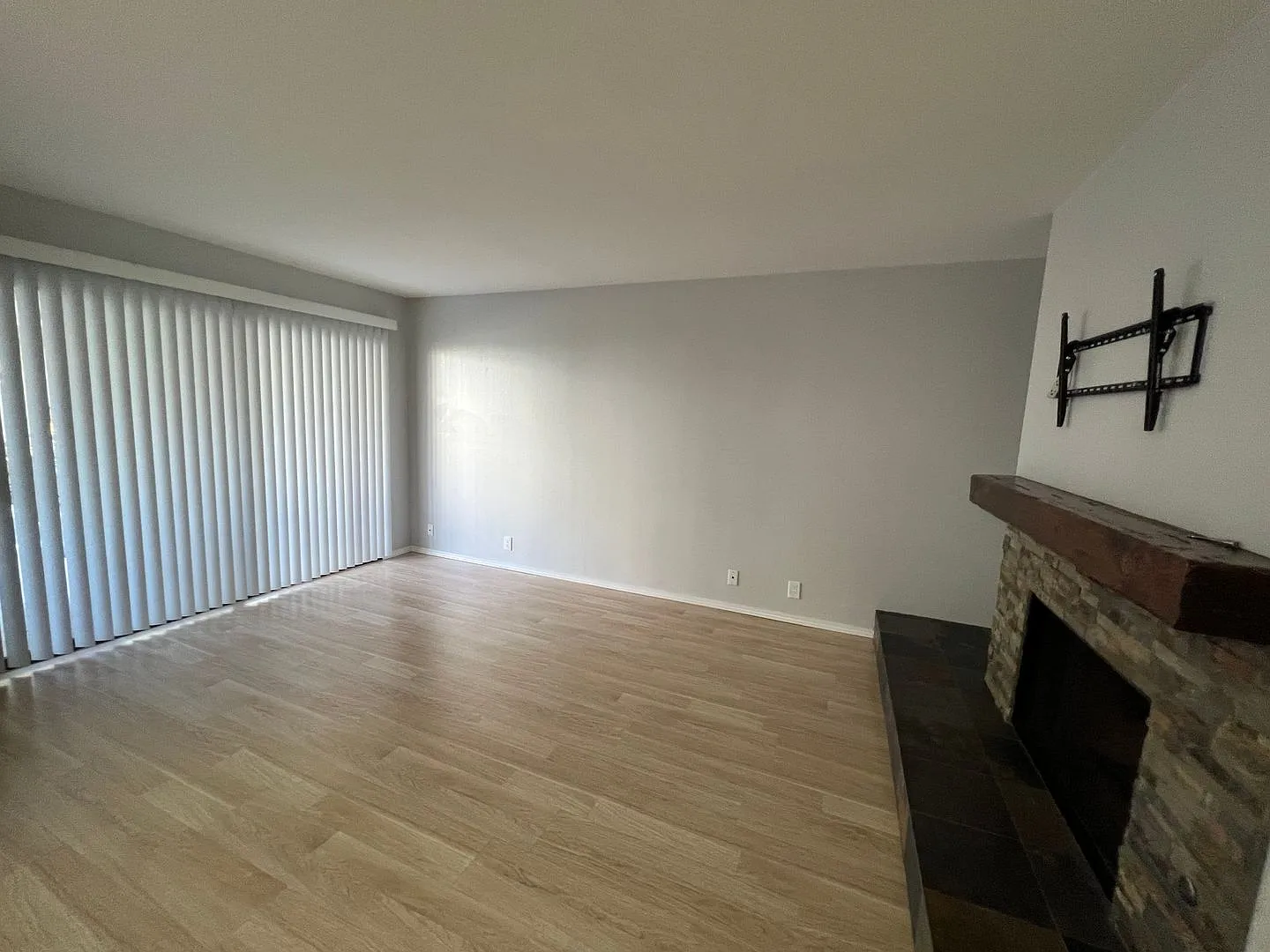 Cute Condo in Central Camarillo — Photo 3