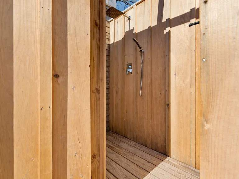 81 Foster Ave — Photo 20