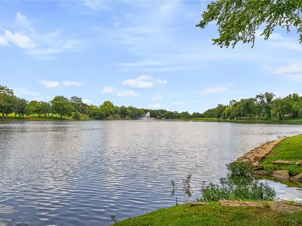 14741 Beverly St, Overland Park, KS 66223