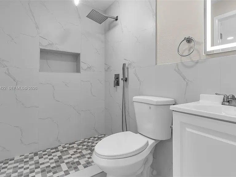 378 SW 6th St #1 — Photo 19