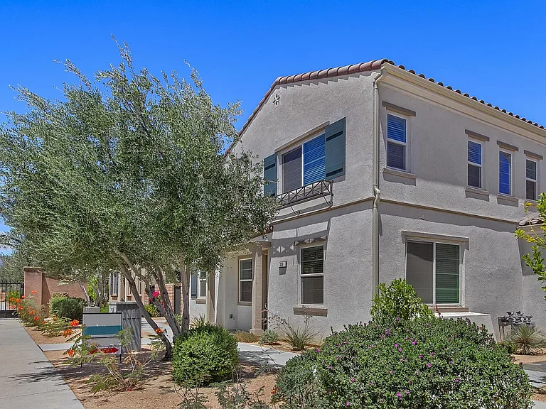 323 Paseo Gusto — Photo 2