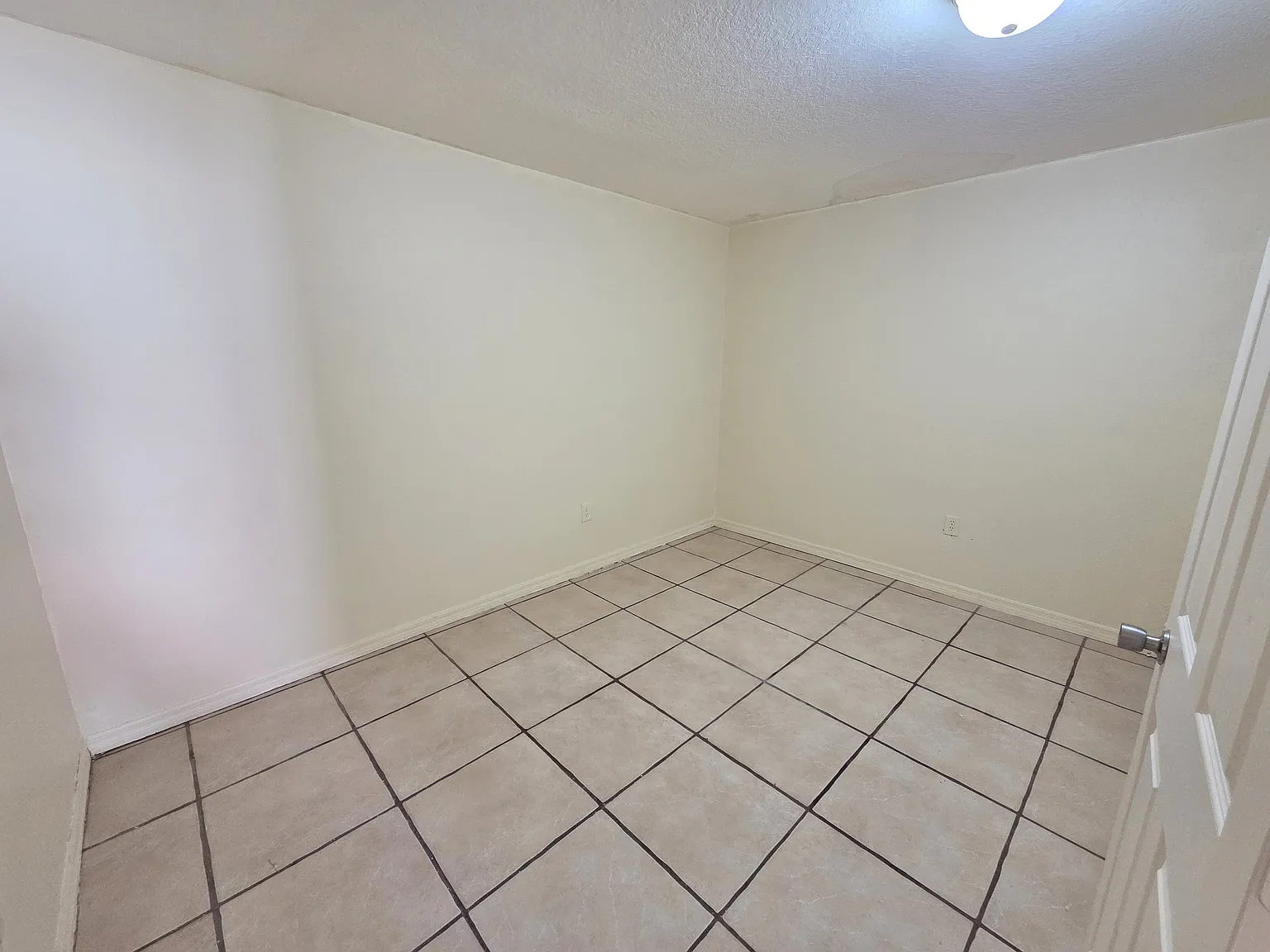 2 bed, 700 sqft, $1,195 — Photo 4