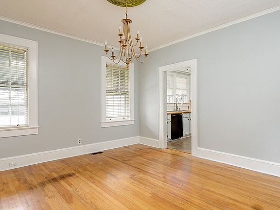 3rd image of 6 Warren Ct
