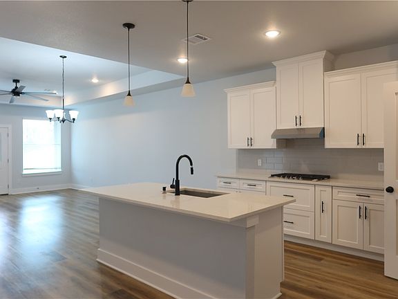 4th image of 2012 Reagan Ct