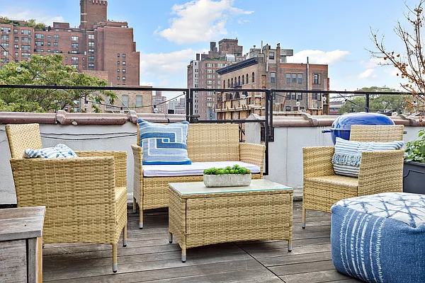 Sold by Compass | media 10