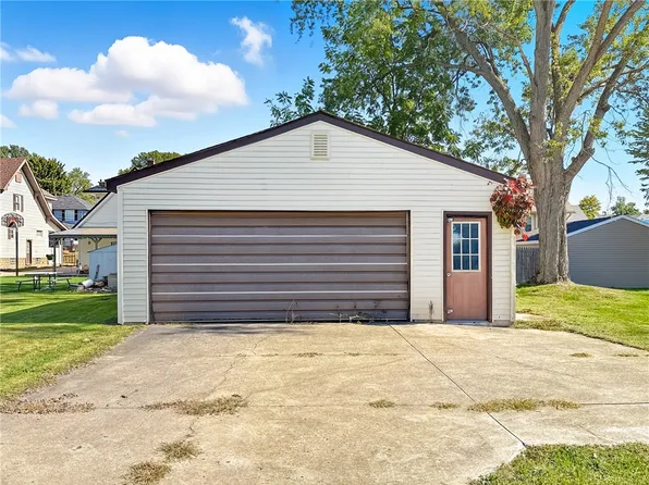 139 S Myers Ave, Sharon, PA 16146