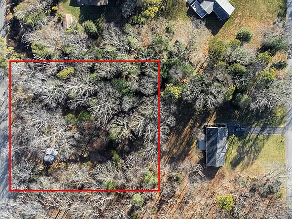 3rd image of 133 Academy Ln