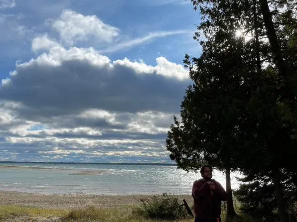 2800130 E Huron Dr, Pointe Aux Pins, MI 49775