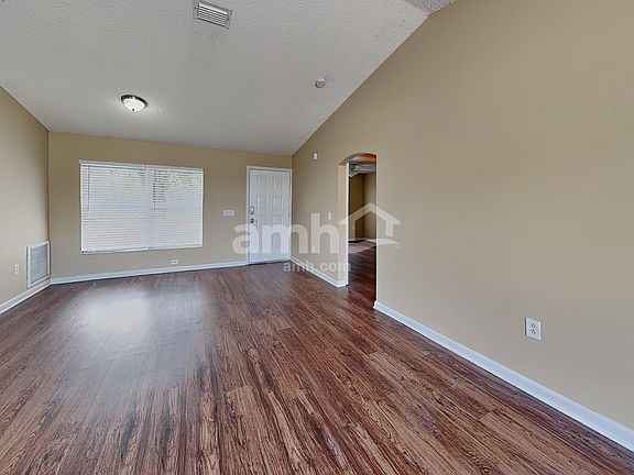 5th image of 215 Aviation Ave NE