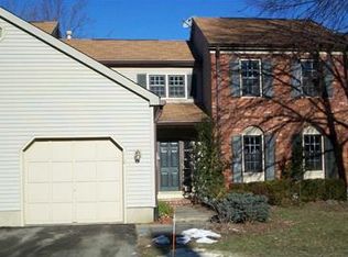 110 Goldfinch Mdws, Hackettstown, NJ 07840