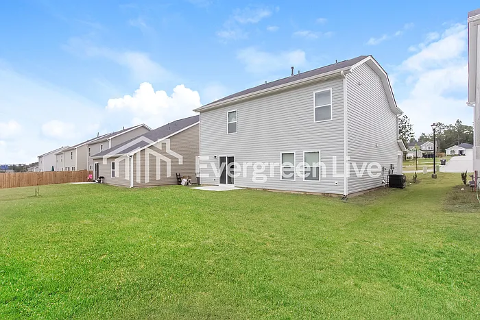 805 Vanguard St — Photo 14