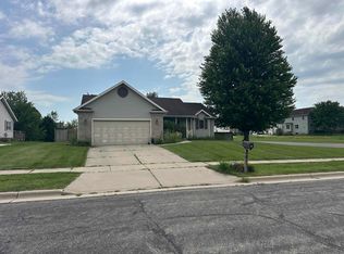 102 Emily Cir, Oregon, WI 53575