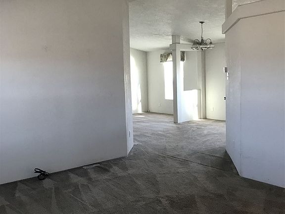 5th image of 292 E Orr St