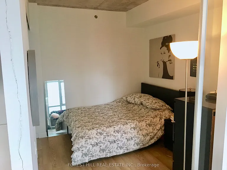 375 King St W #1108 — Photo 5