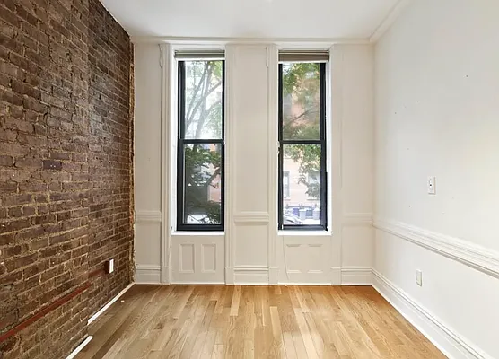 Rented by Coldwell Banker Warburg | media 11