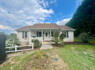 1218 Hummingbird Ln, Spout Spring, VA 24593